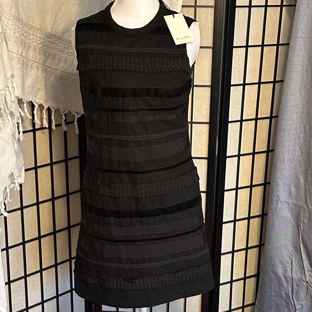 Hiché Sleeveless Trim Dress